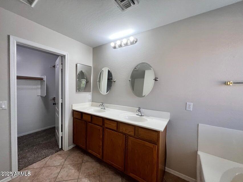 4886 E THUNDERBIRD Drive