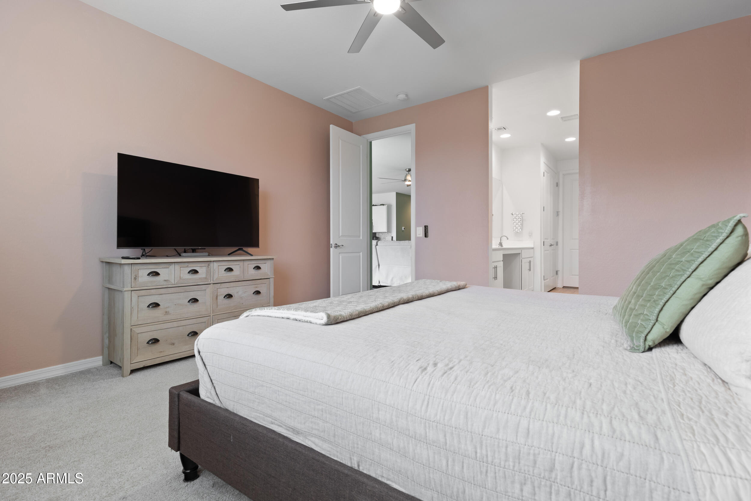 11245 E UPTON Avenue