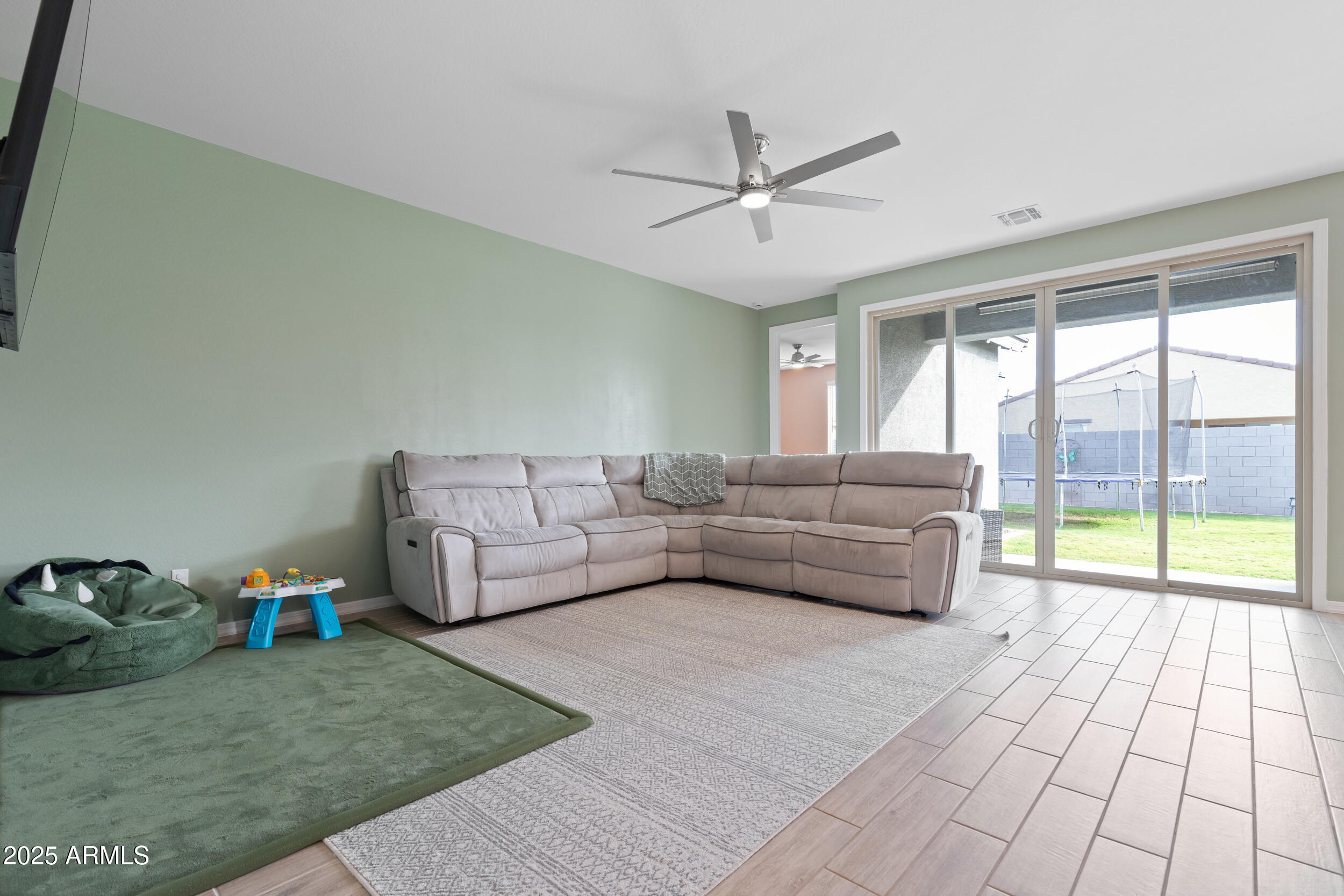 11245 E UPTON Avenue