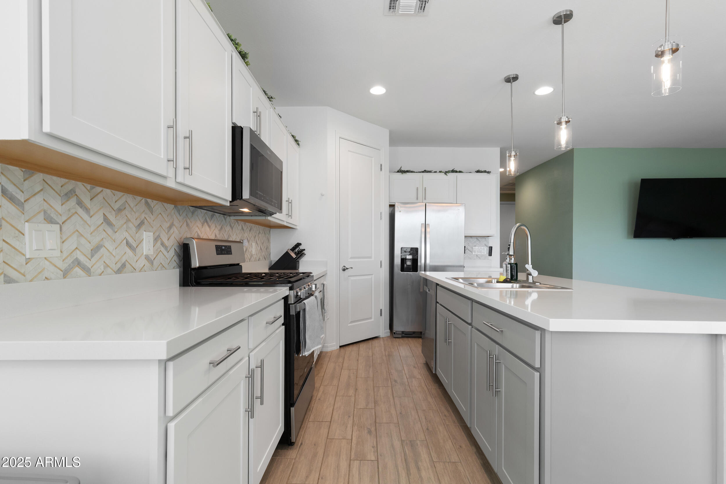 11245 E UPTON Avenue