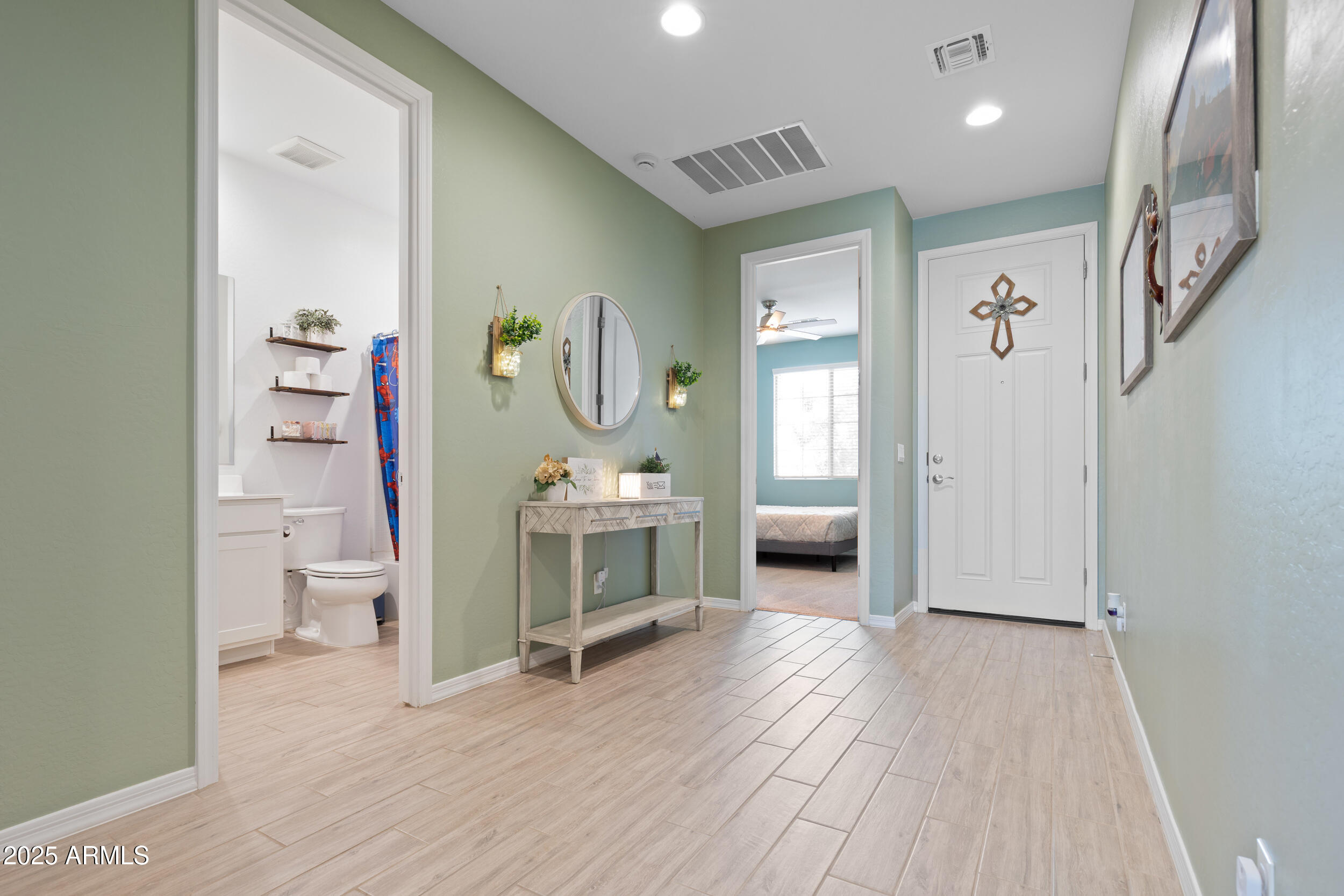 11245 E UPTON Avenue