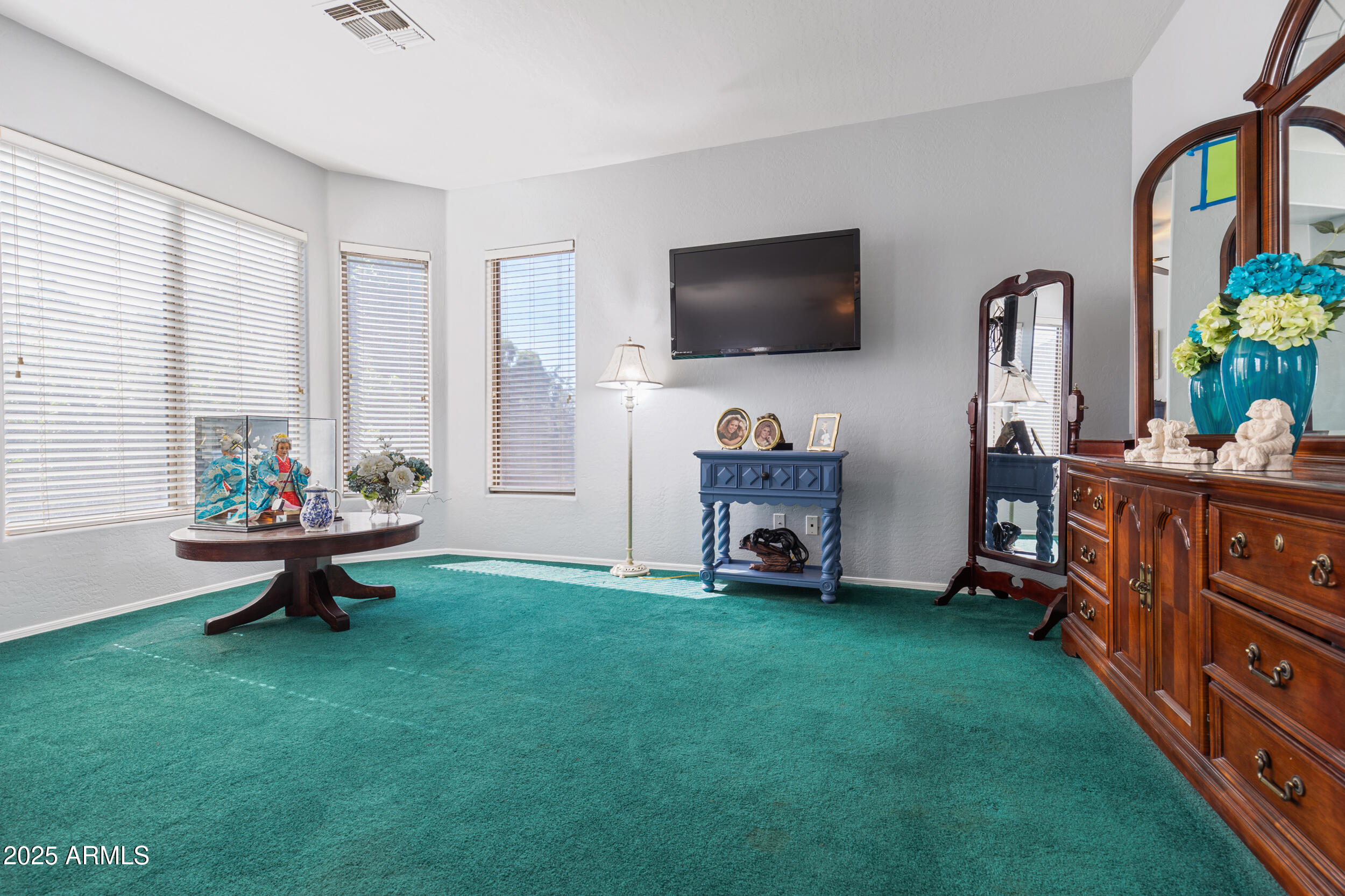 2821 E NUNNELEY Road