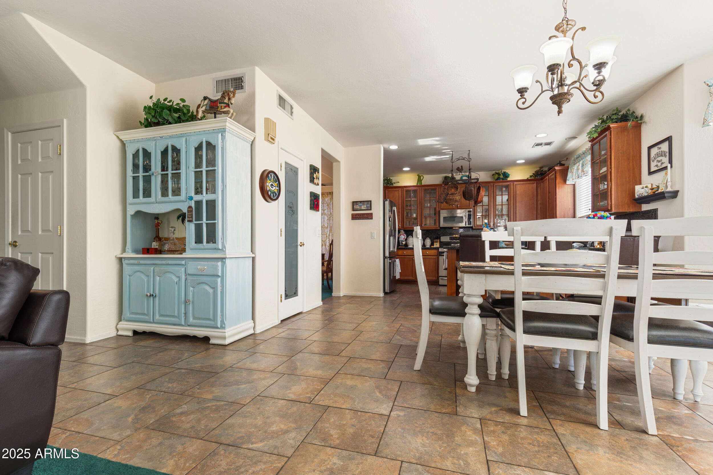 2821 E NUNNELEY Road