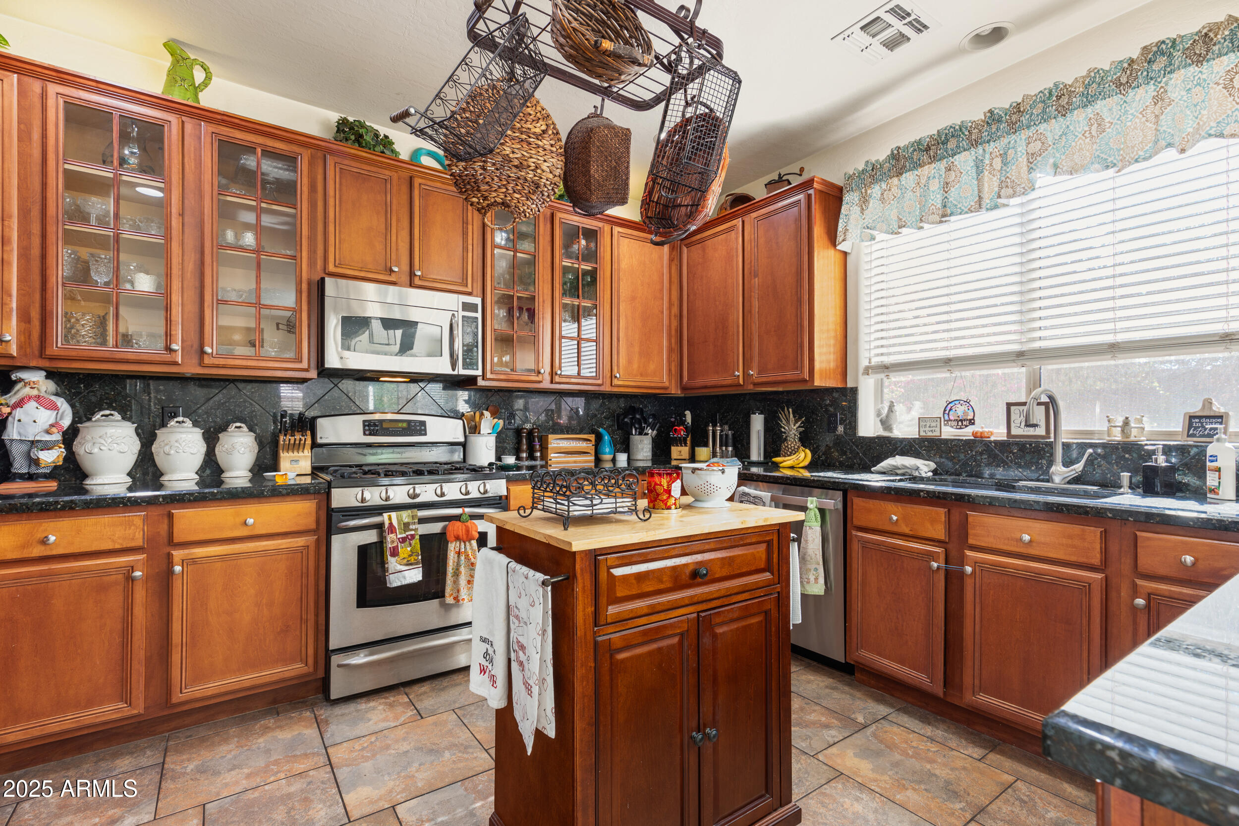 2821 E NUNNELEY Road