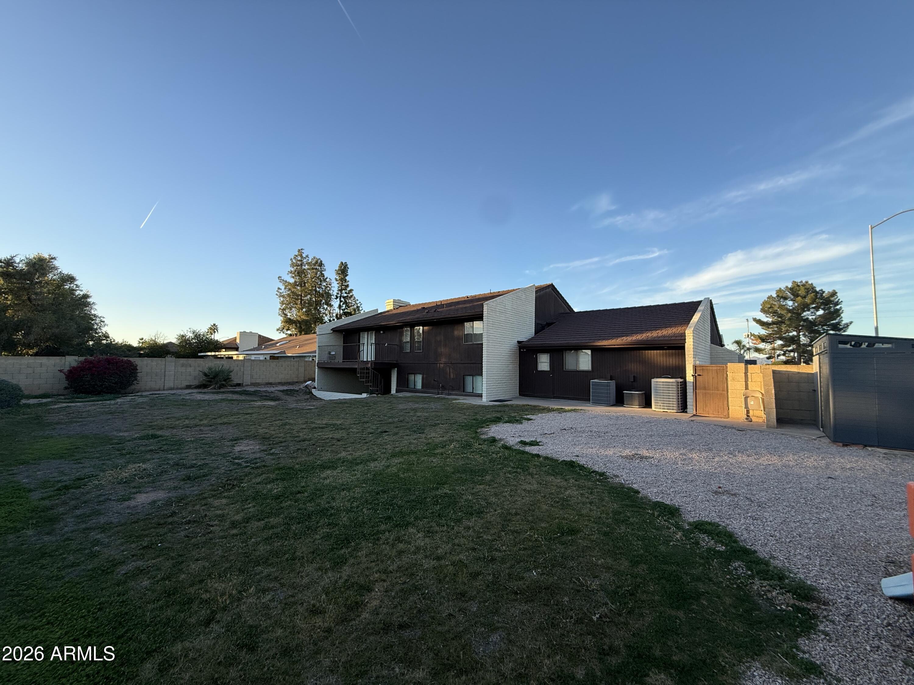 1753 E GABLE Avenue