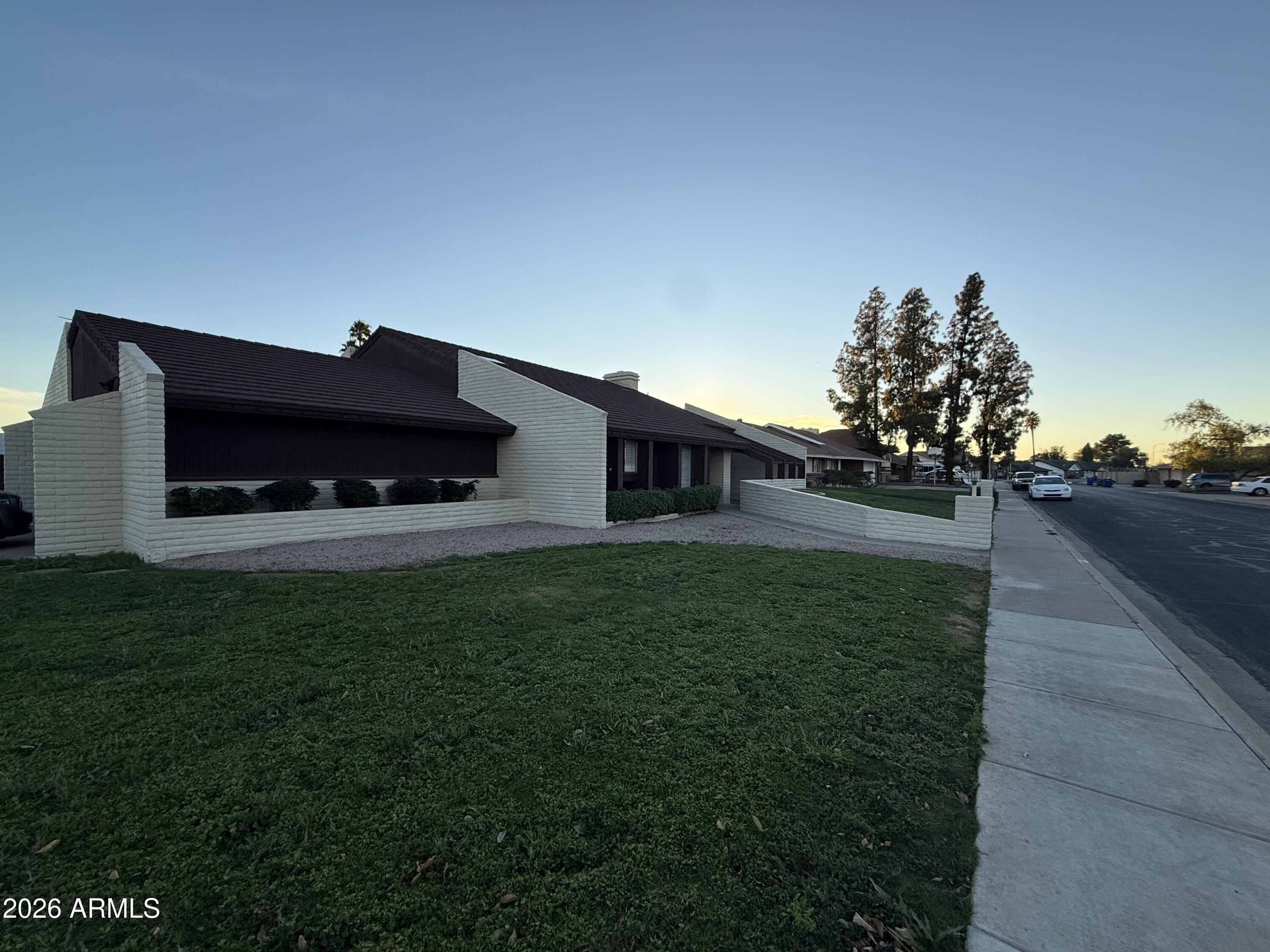 1753 E GABLE Avenue
