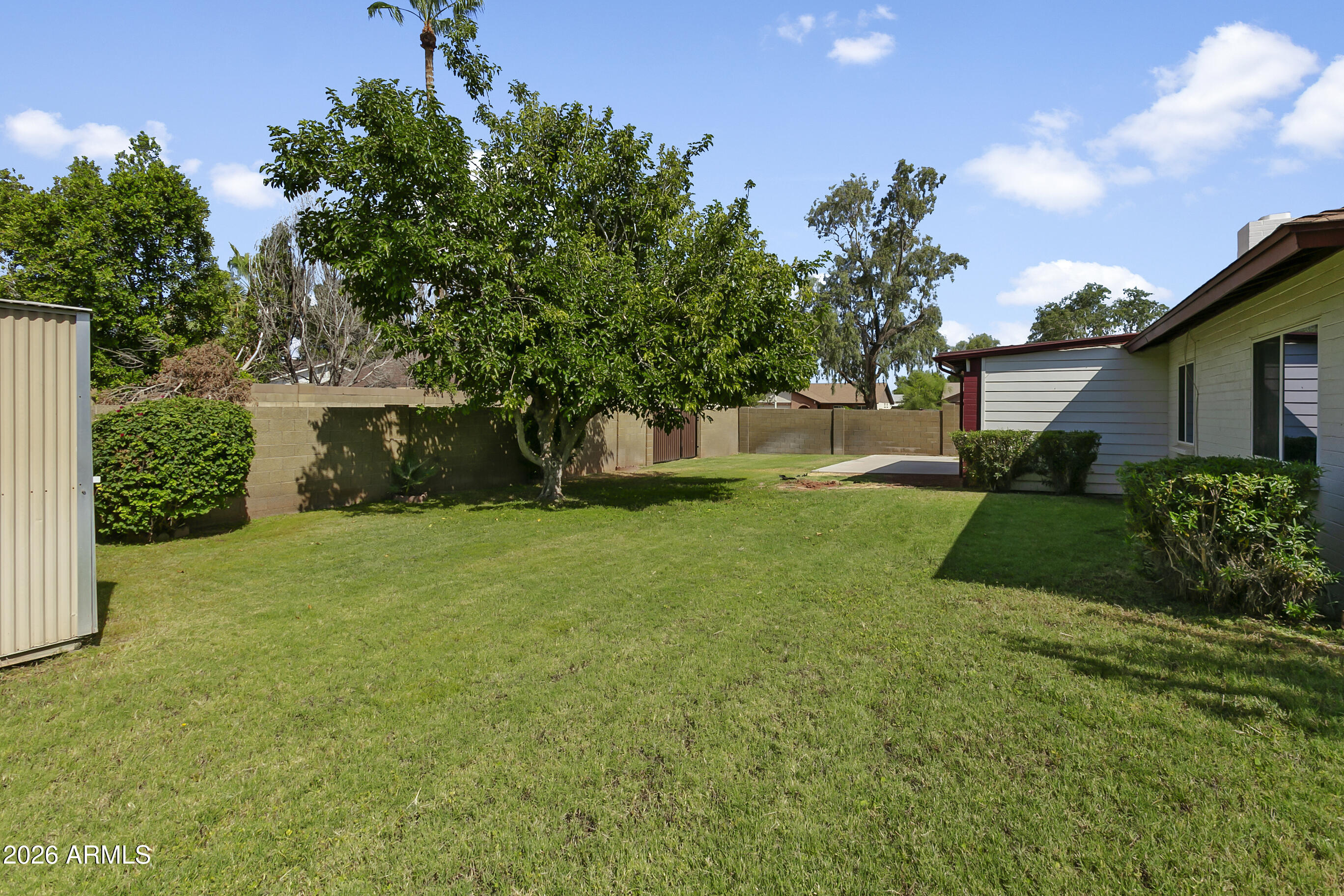 2204 N SANTA ANNA Court
