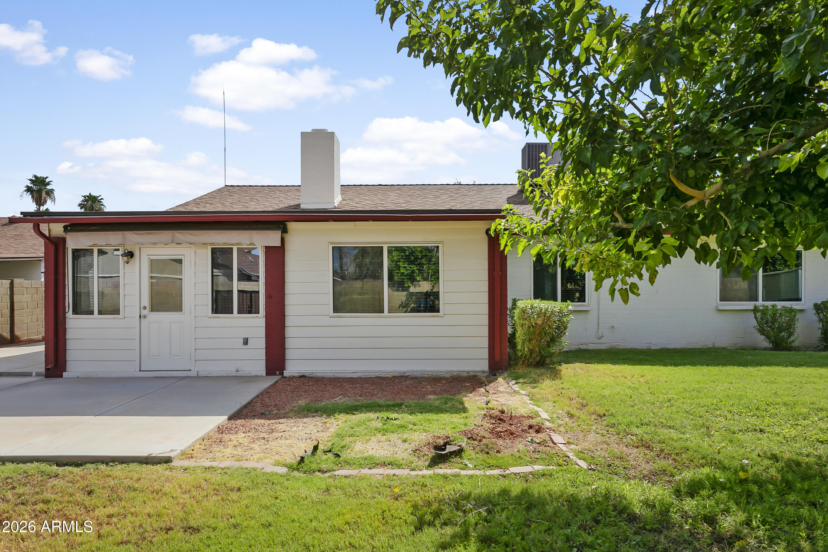 2204 N SANTA ANNA Court
