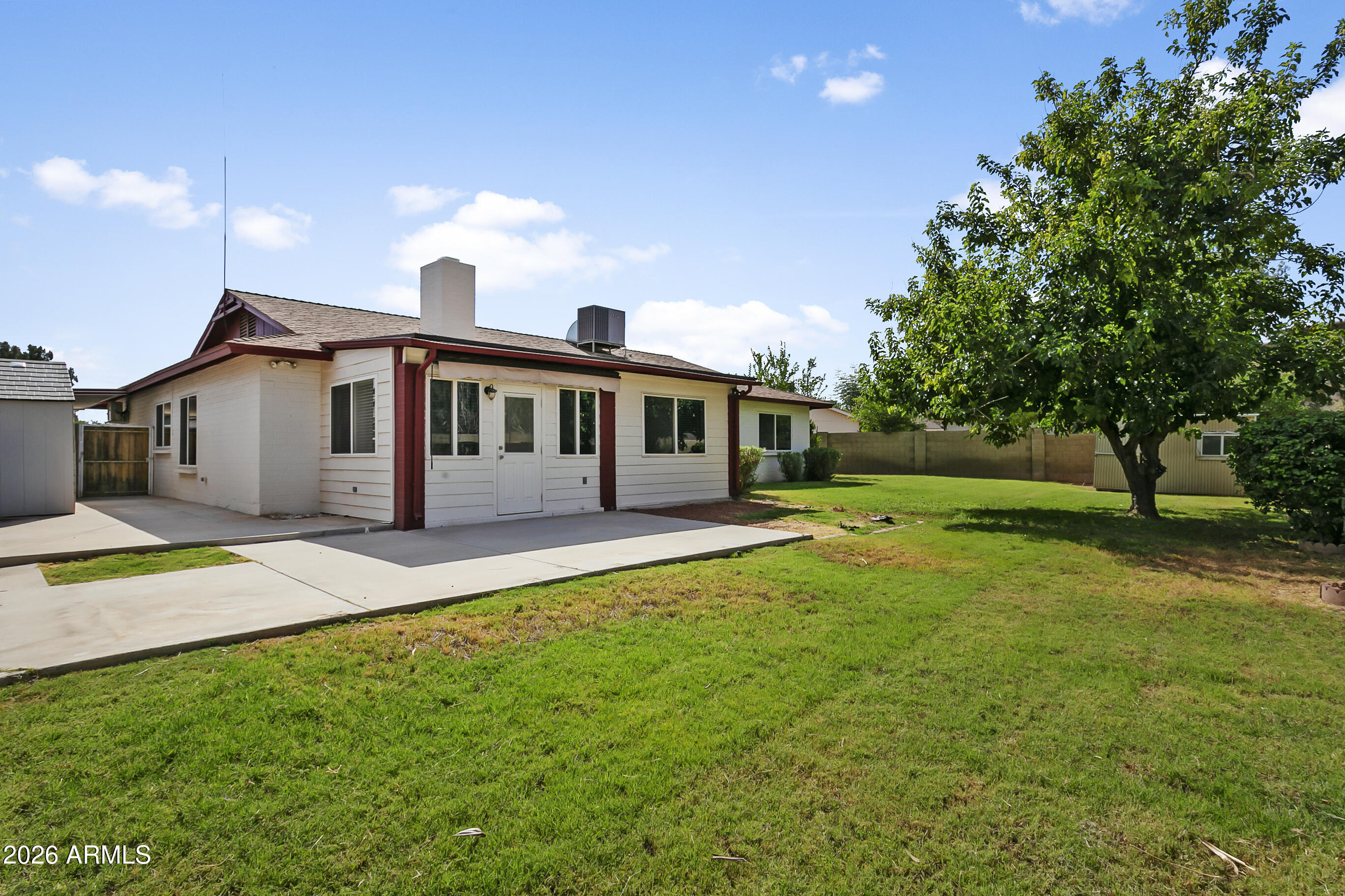 2204 N SANTA ANNA Court