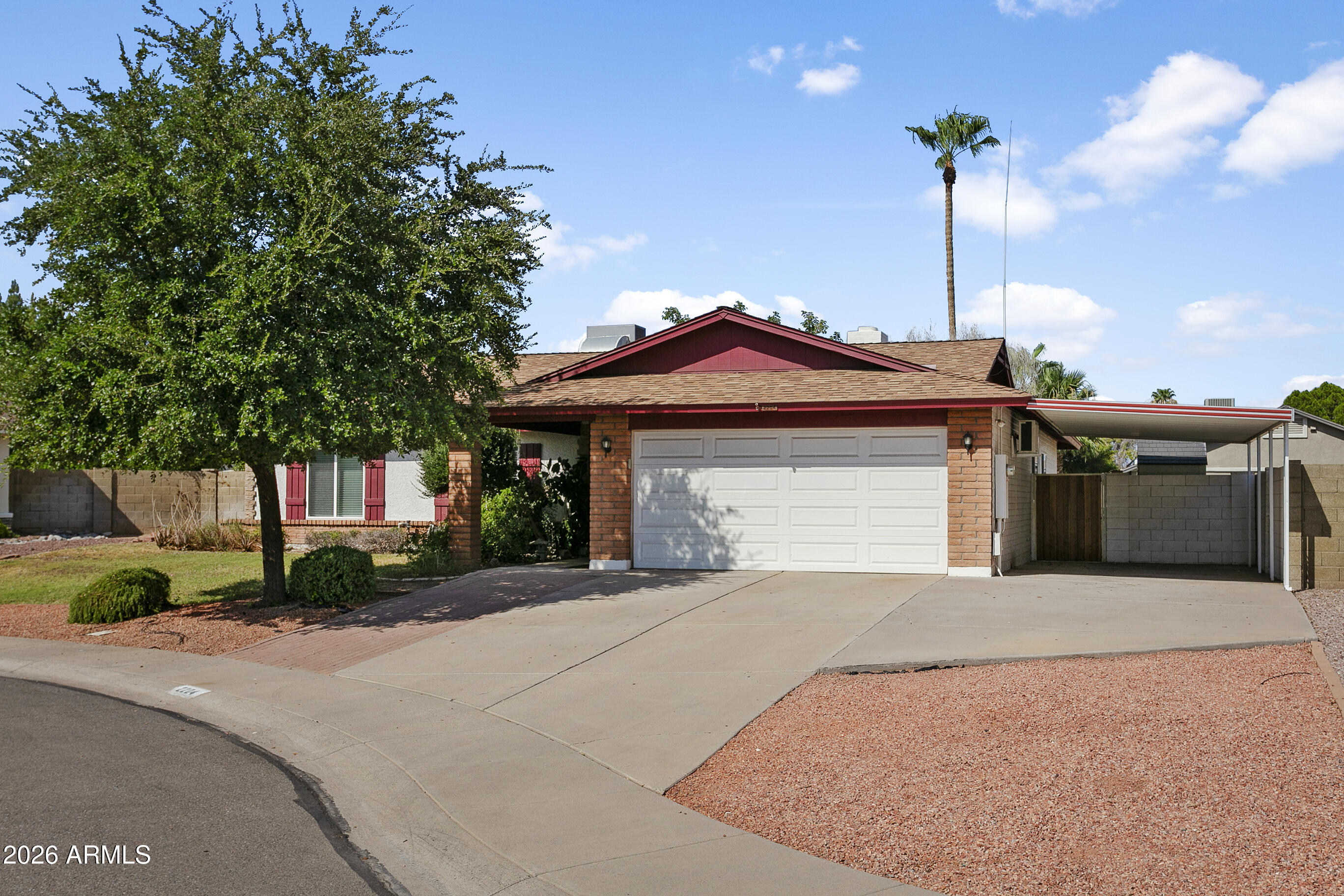 2204 N SANTA ANNA Court