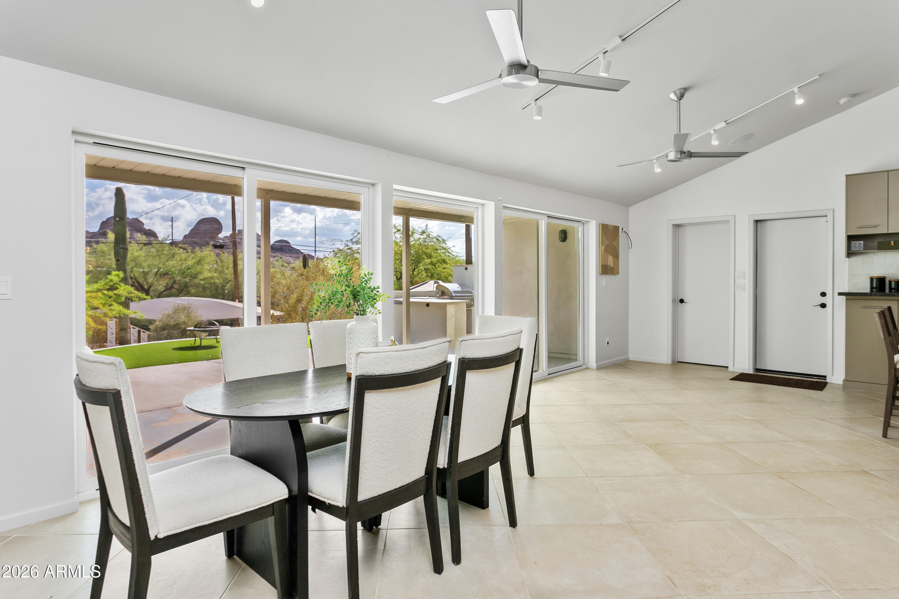 35 E PAPAGO Drive