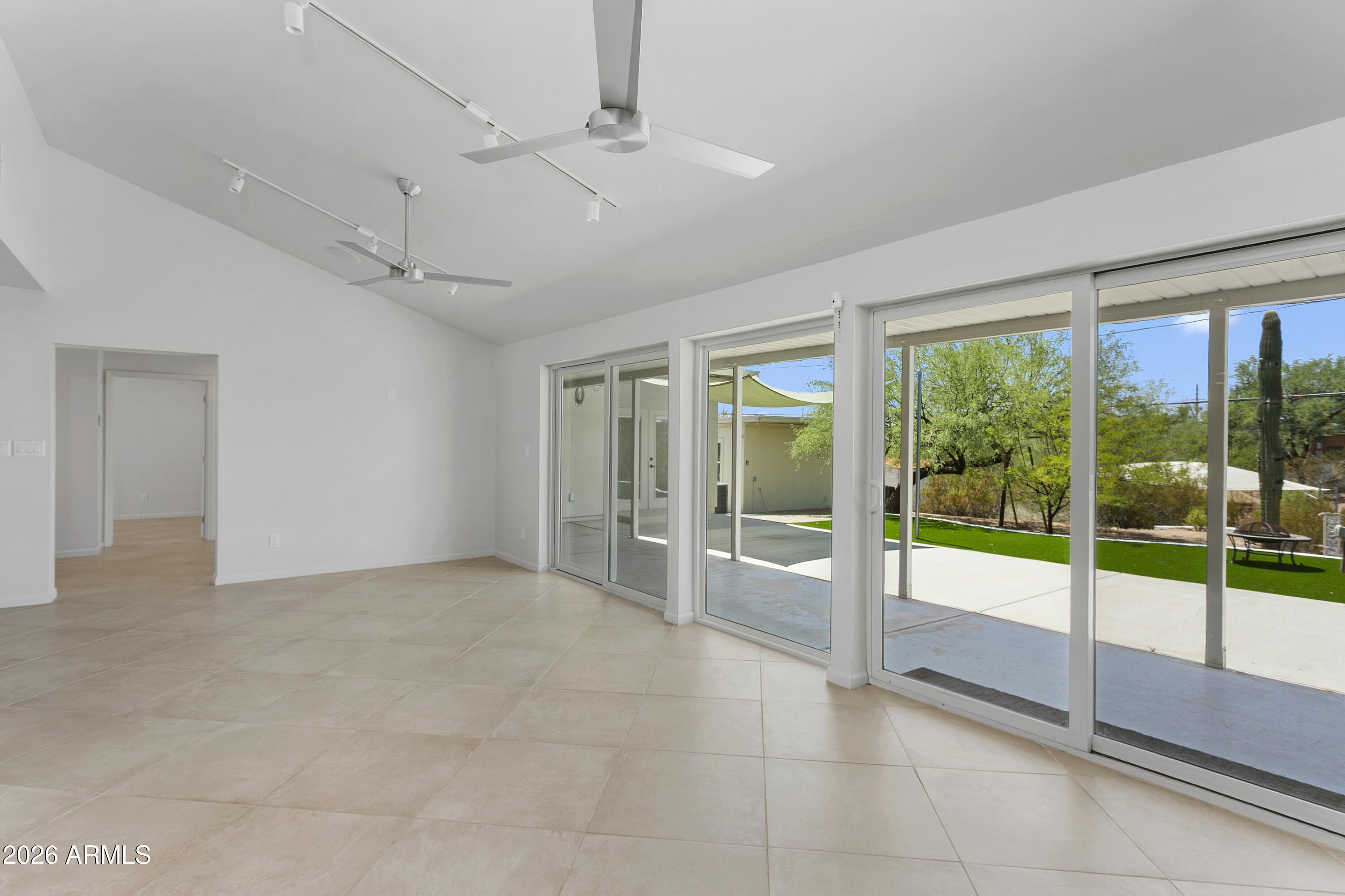 35 E PAPAGO Drive