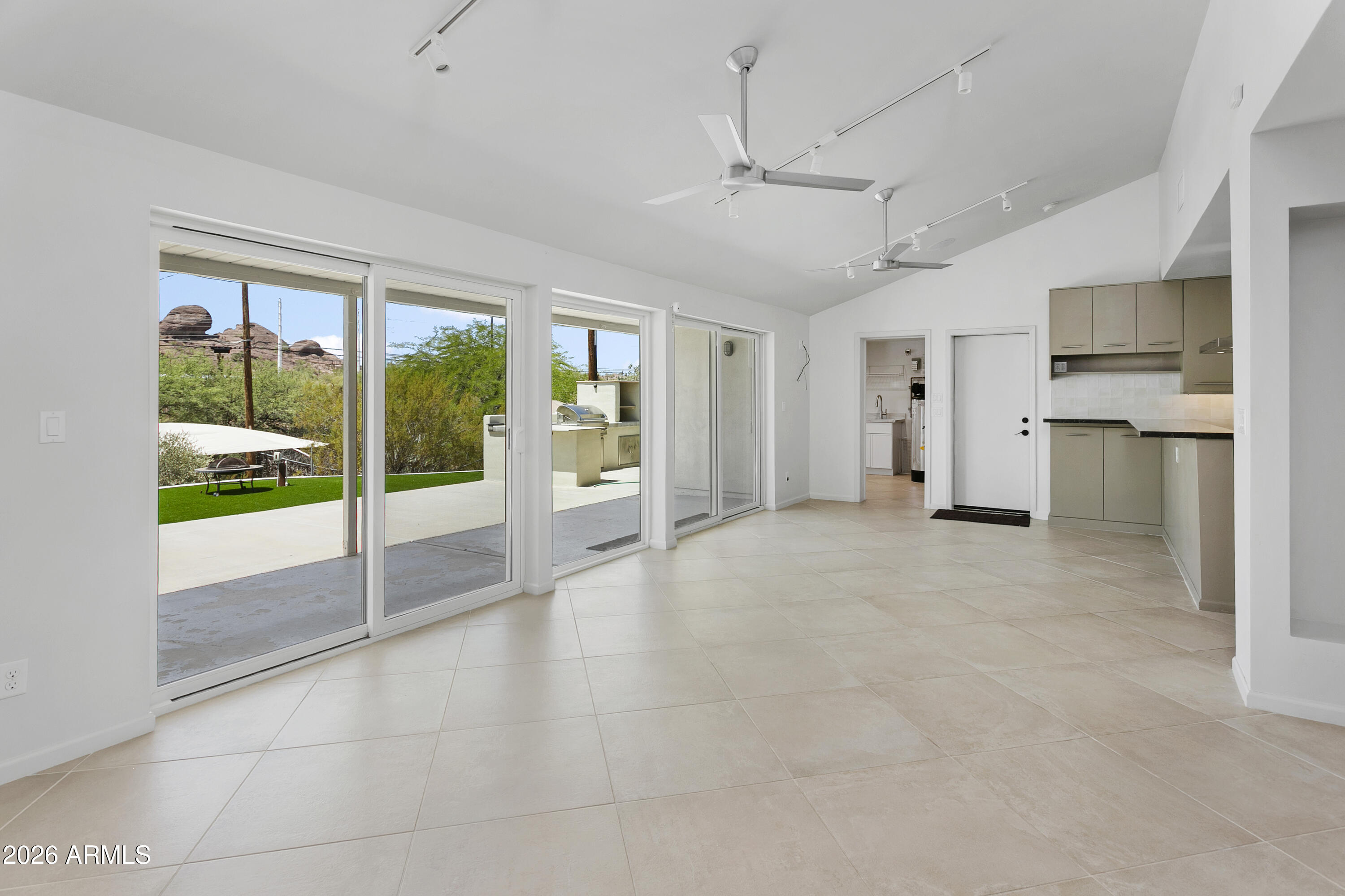 35 E PAPAGO Drive
