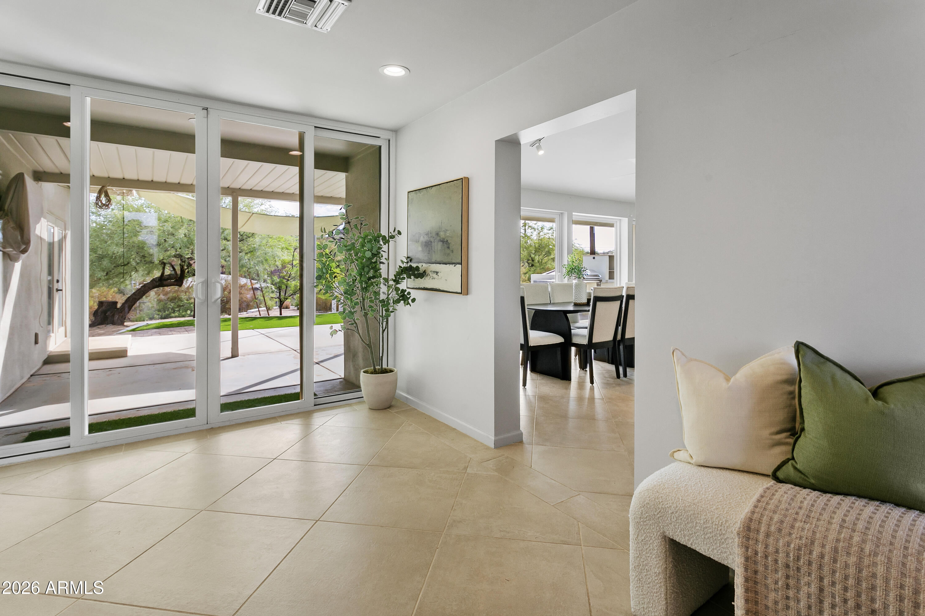 35 E PAPAGO Drive