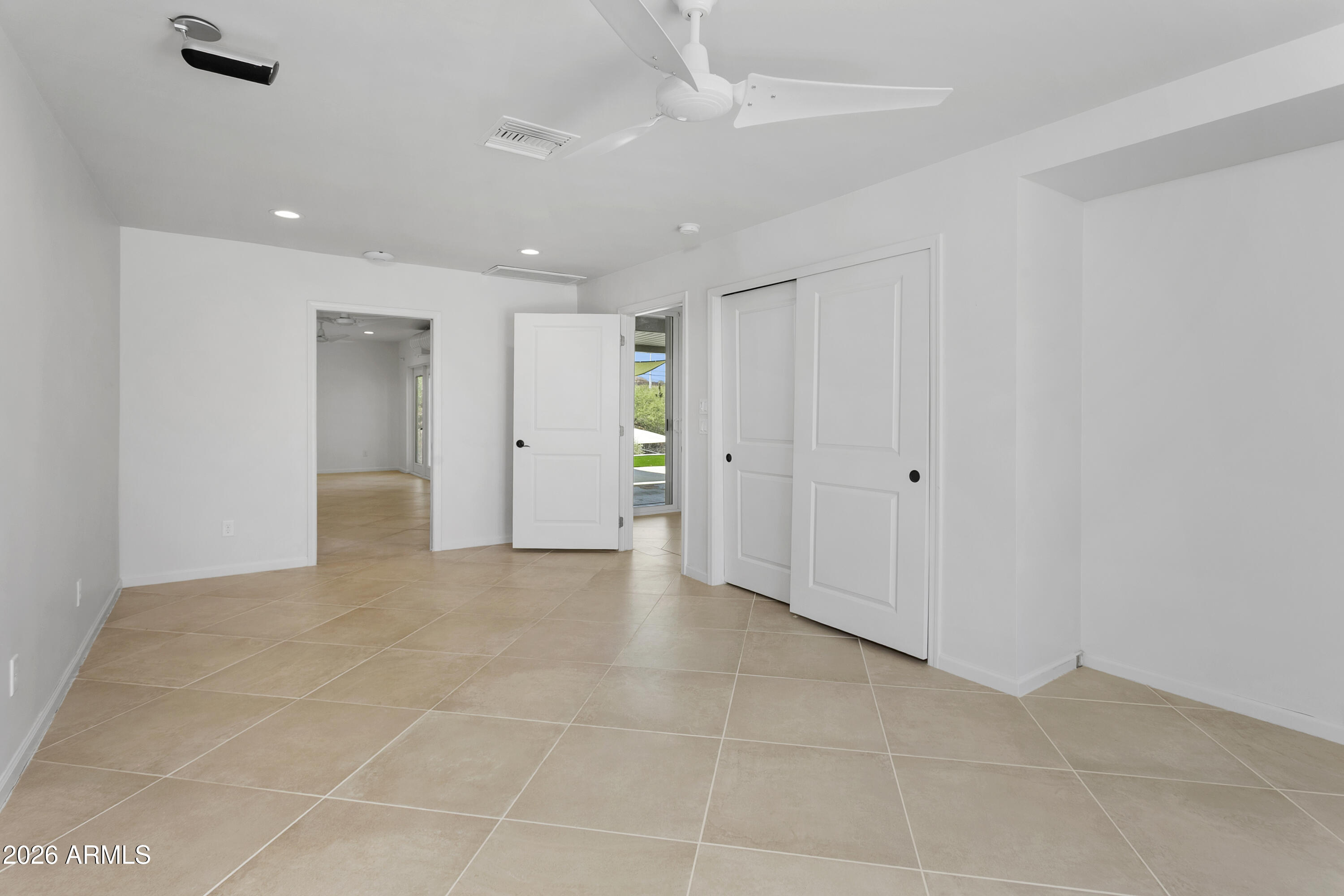 35 E PAPAGO Drive