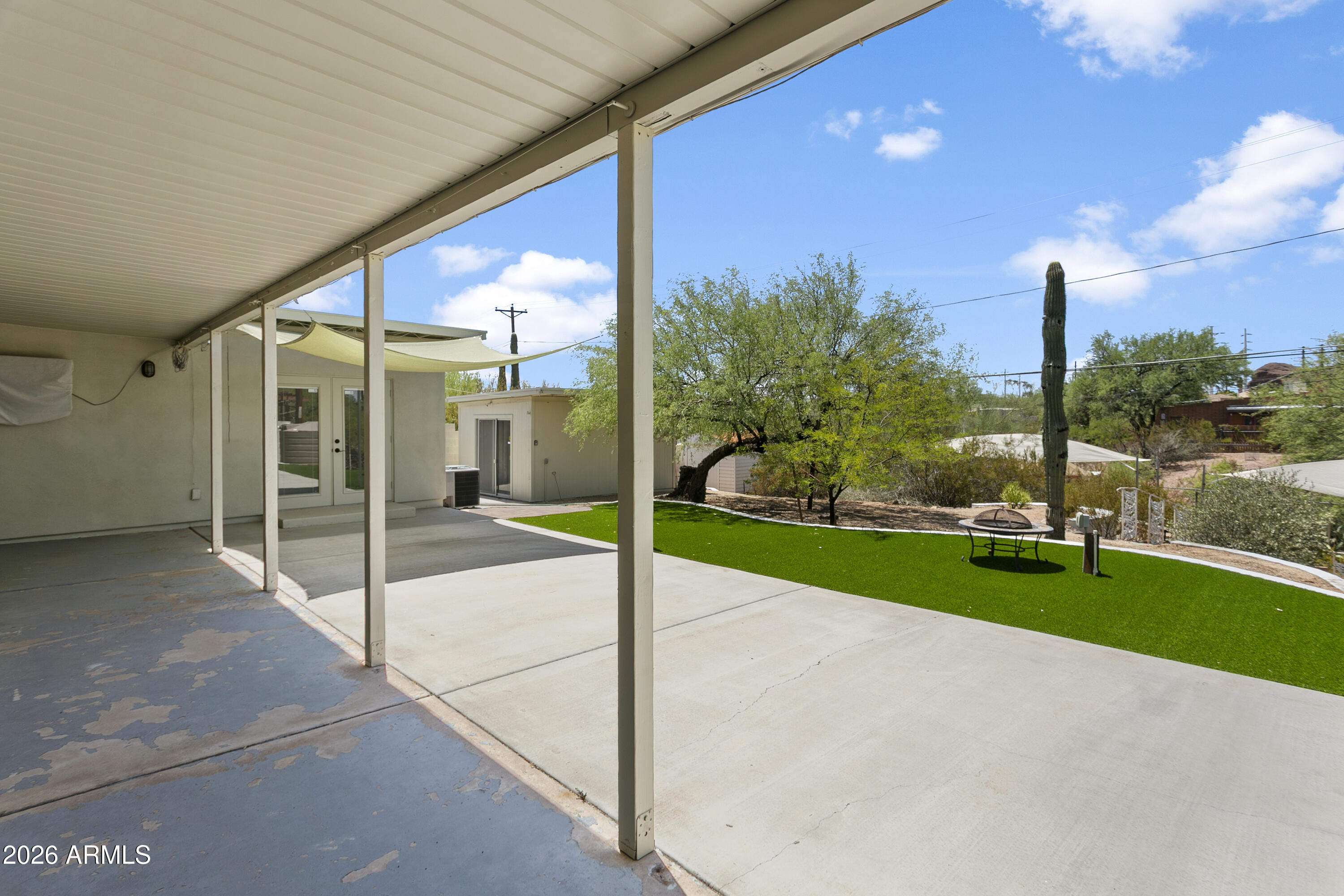 35 E PAPAGO Drive