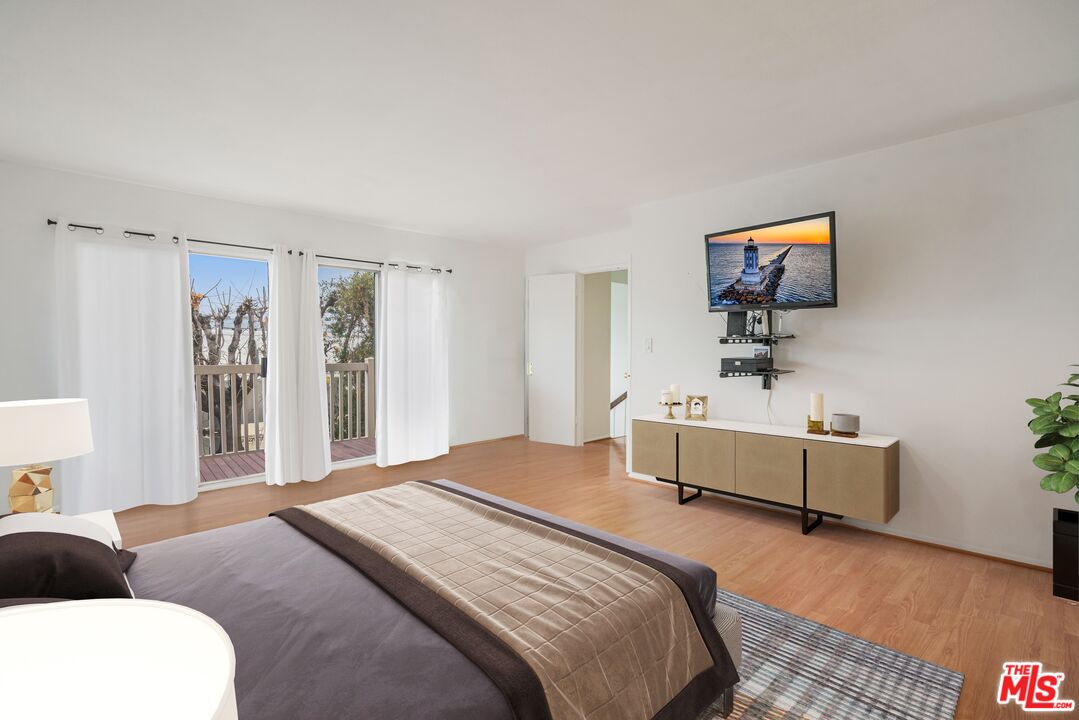 5245 Coldwater Canyon Ave Unit: C