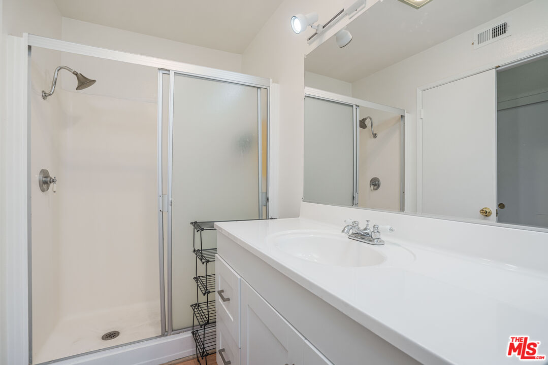 5245 Coldwater Canyon Ave Unit: C