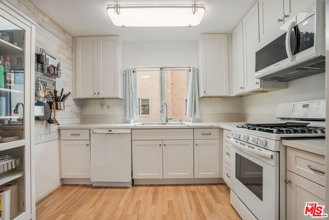 5245 Coldwater Canyon Ave Unit: C