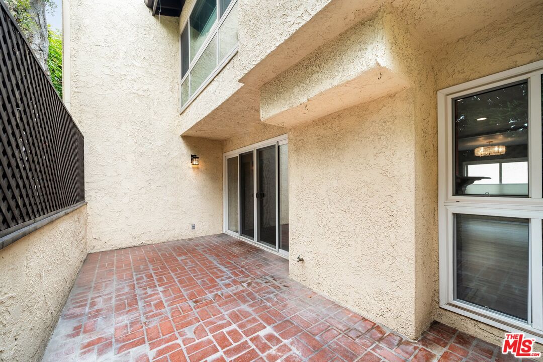5245 Coldwater Canyon Ave Unit: J
