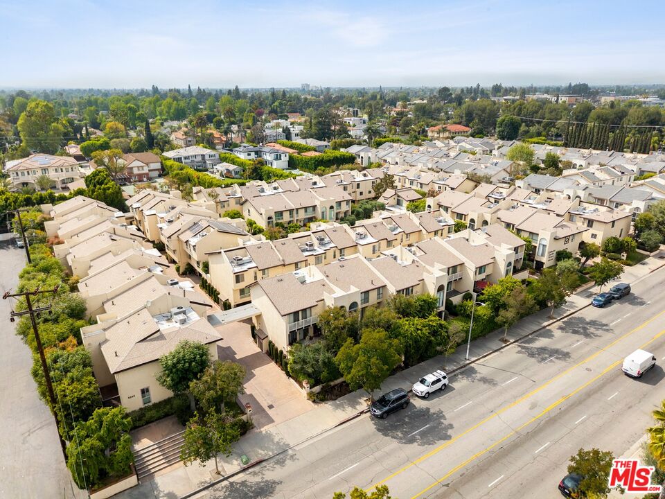 5245 Coldwater Canyon Ave Unit: J