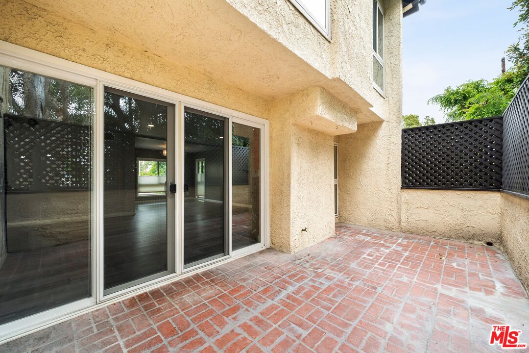 5245 Coldwater Canyon Ave Unit: J