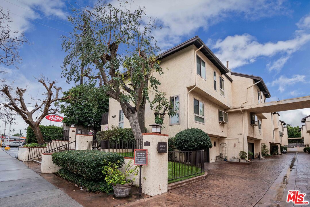 5245 Coldwater Canyon Ave Unit: J