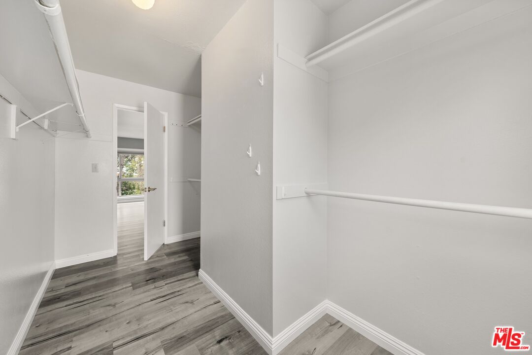 5245 Coldwater Canyon Ave Unit: J