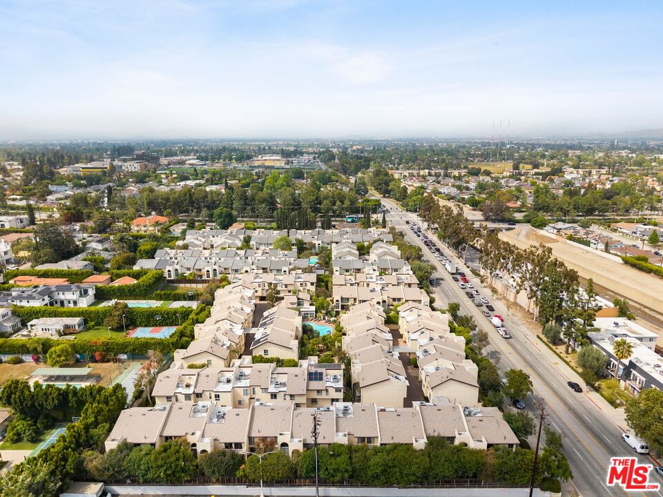 5245 Coldwater Canyon Ave Unit: J