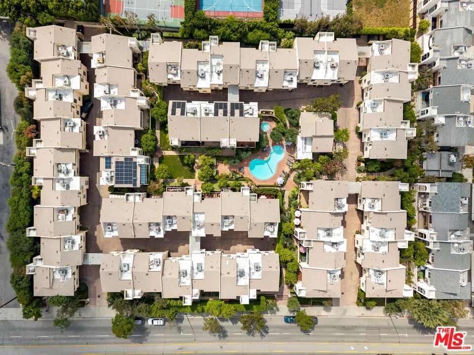 5245 Coldwater Canyon Ave Unit: J