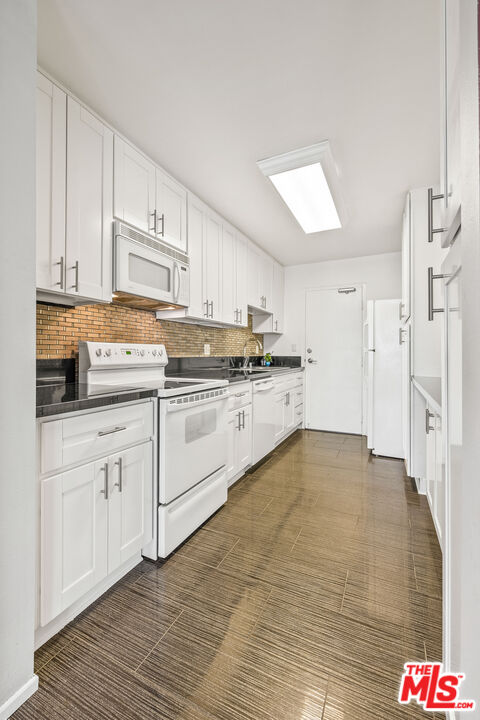 14506 Benefit St Unit: 103