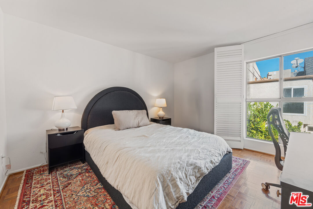 5327 Coldwater Canyon Ave Unit: D