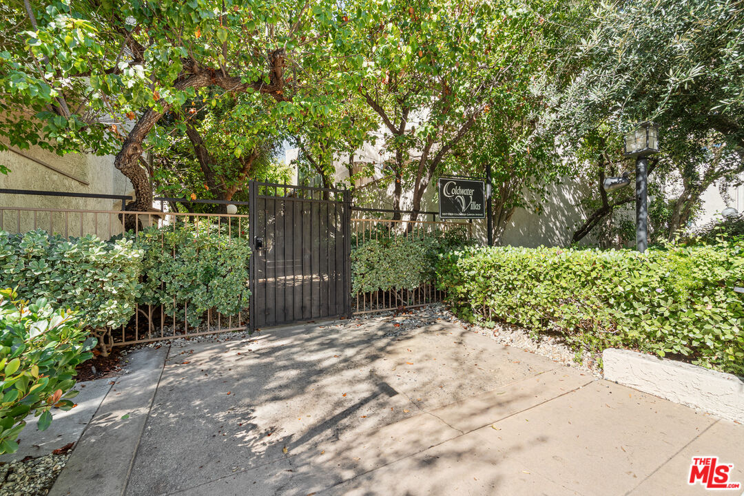 5327 Coldwater Canyon Ave Unit: D