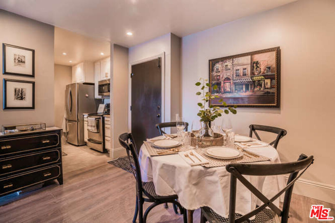5460 White Oak Ave Unit: E324