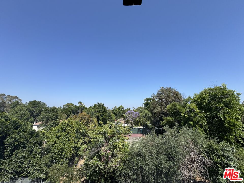 5460 White Oak Ave Unit: E324