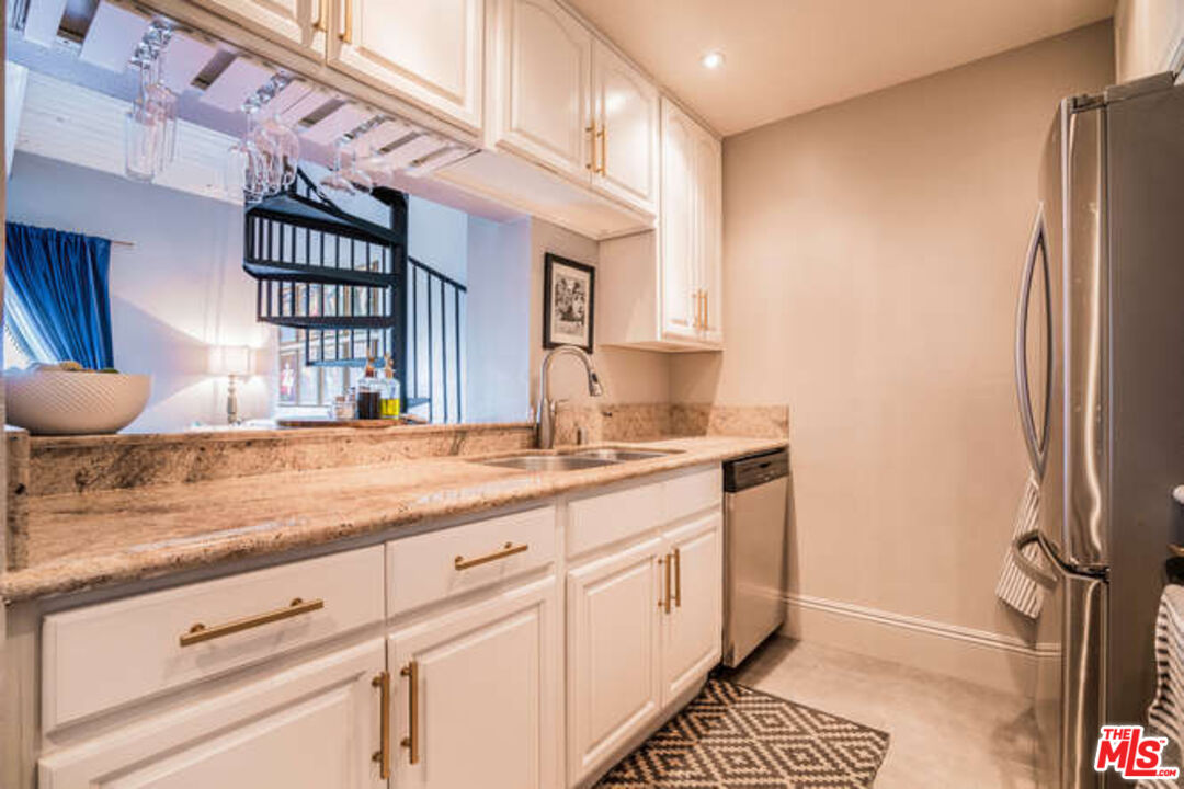 5460 White Oak Ave Unit: E324
