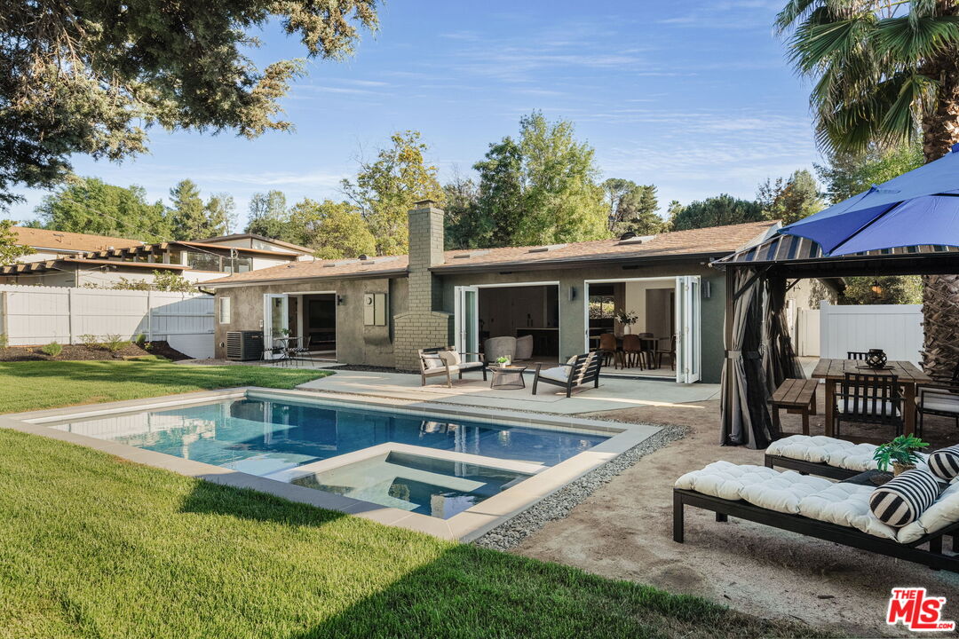 22649 Mulholland Dr