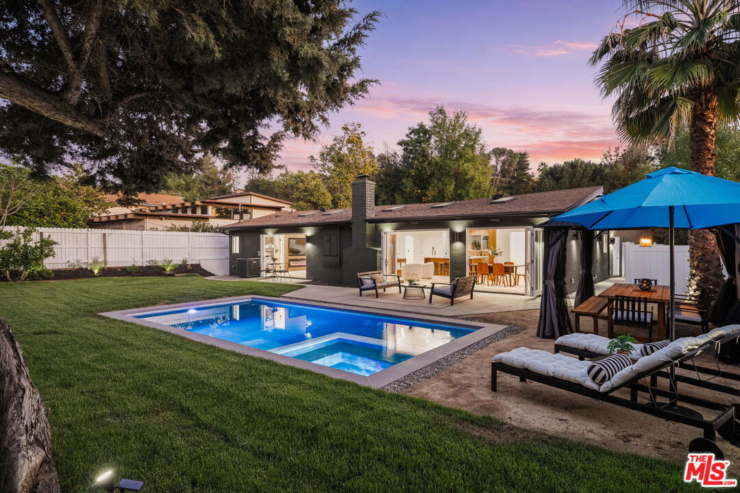 22649 Mulholland Dr
