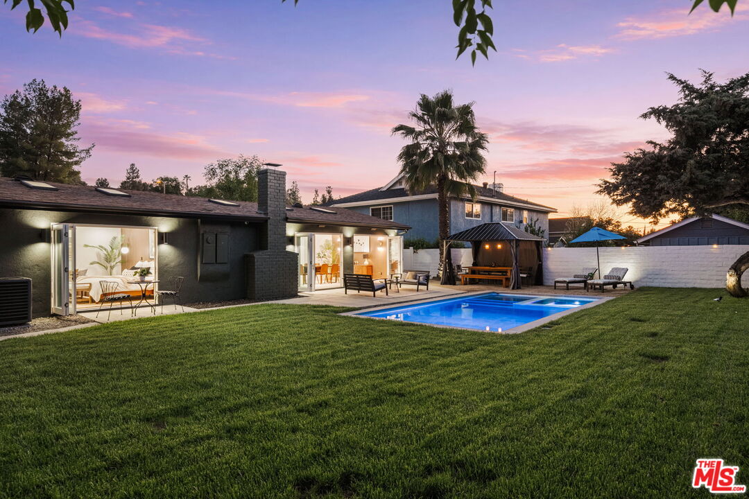 22649 Mulholland Dr