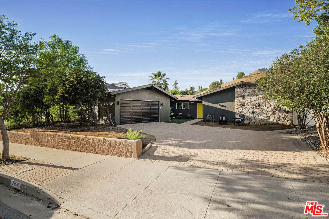 22649 Mulholland Dr