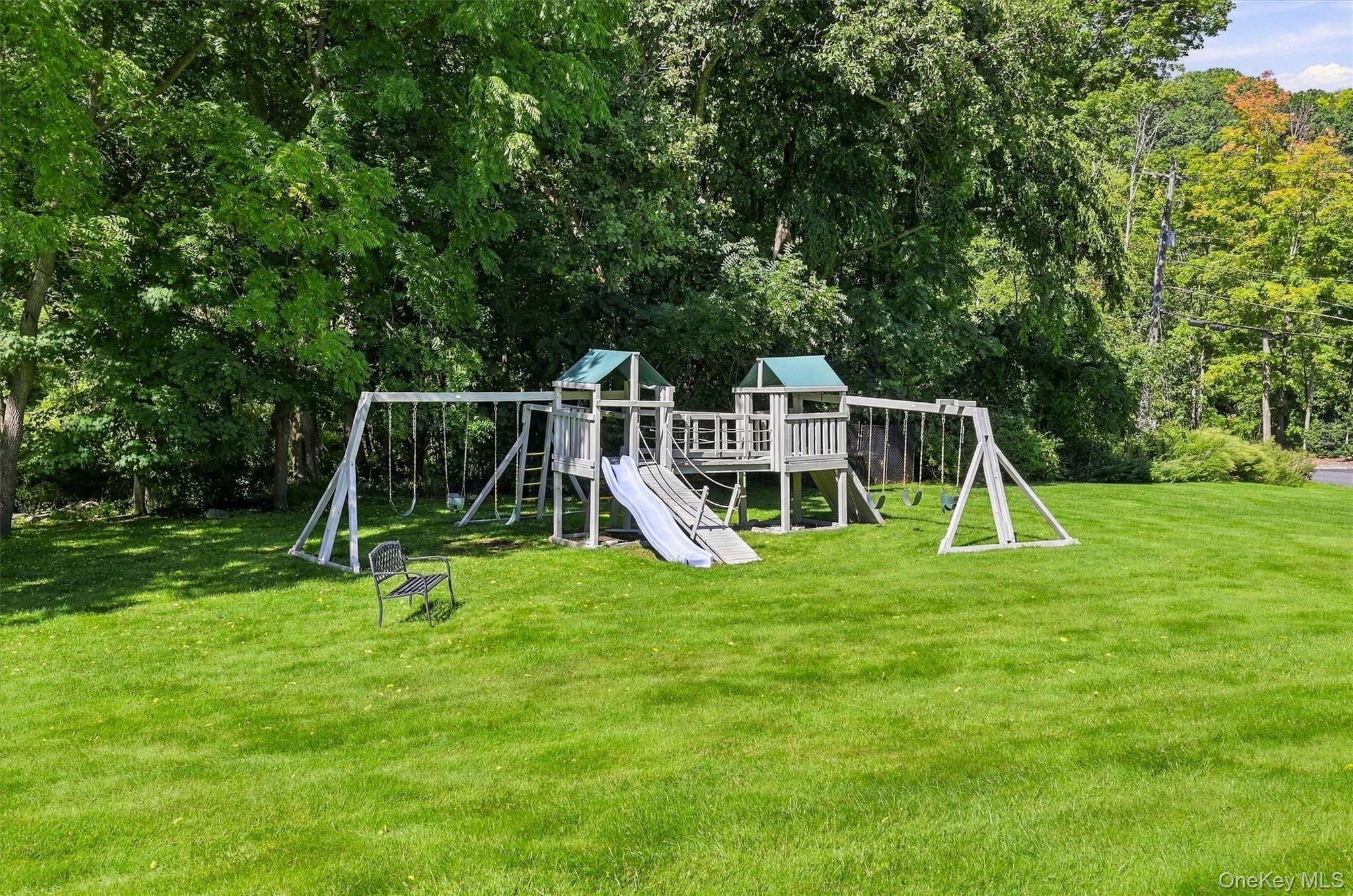 1704 Holly Stream Court