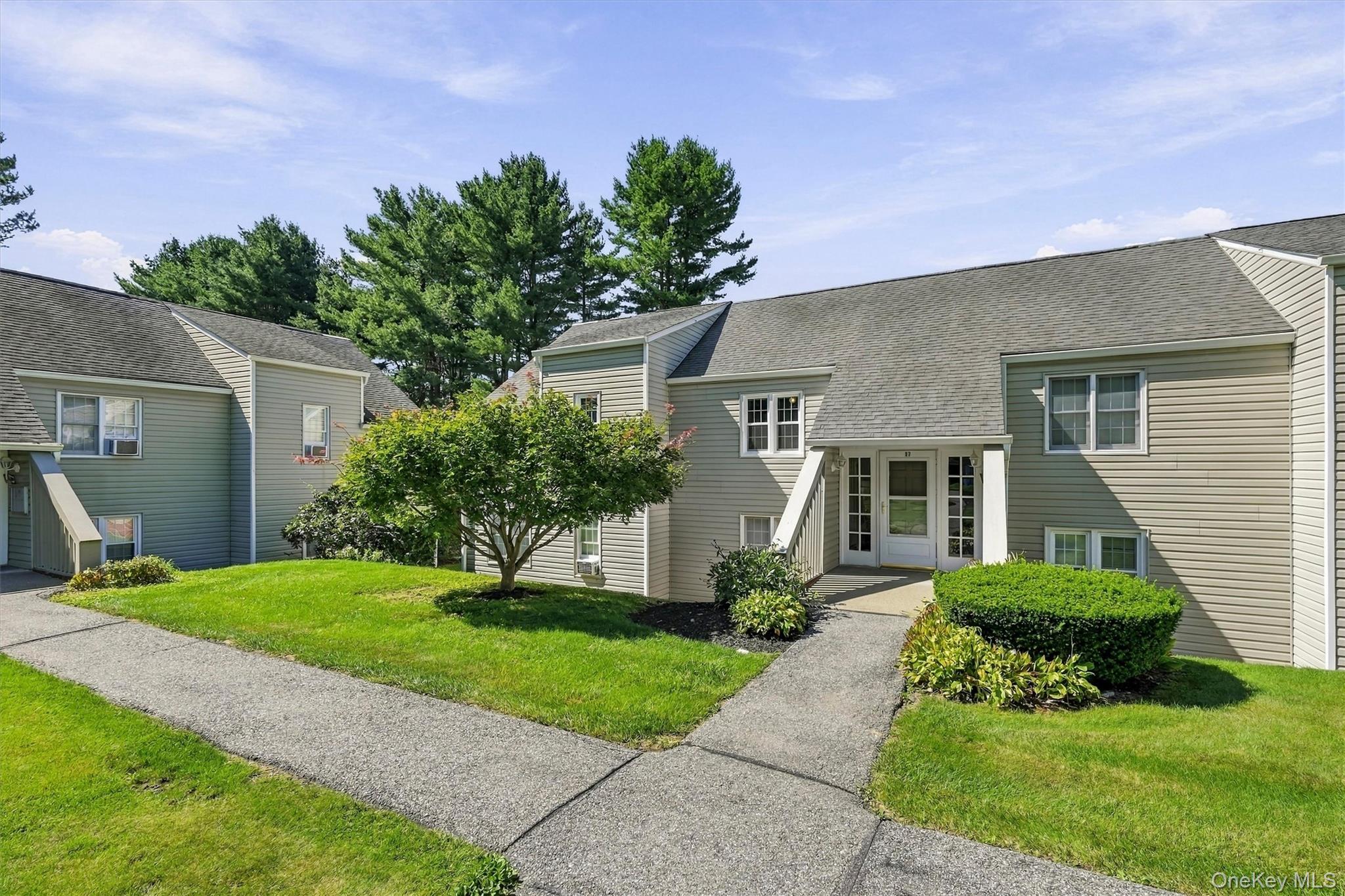 1704 Holly Stream Court