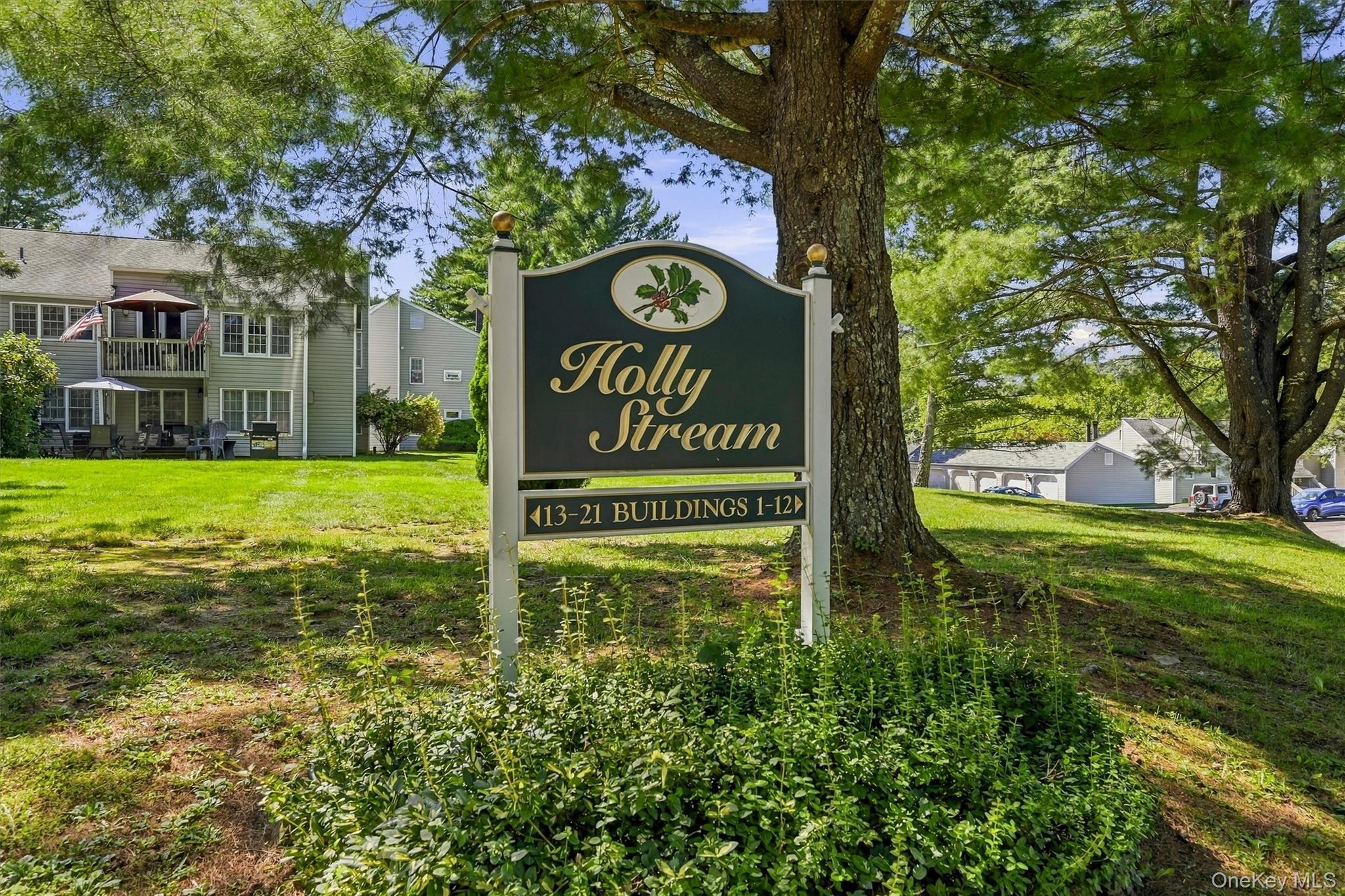 1704 Holly Stream Court