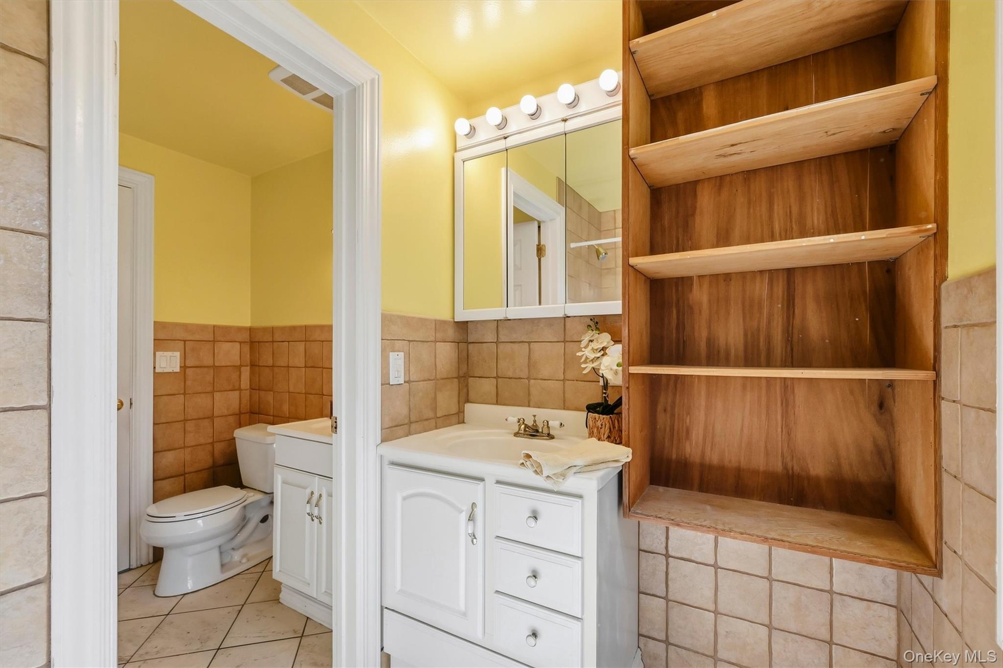 1704 Holly Stream Court
