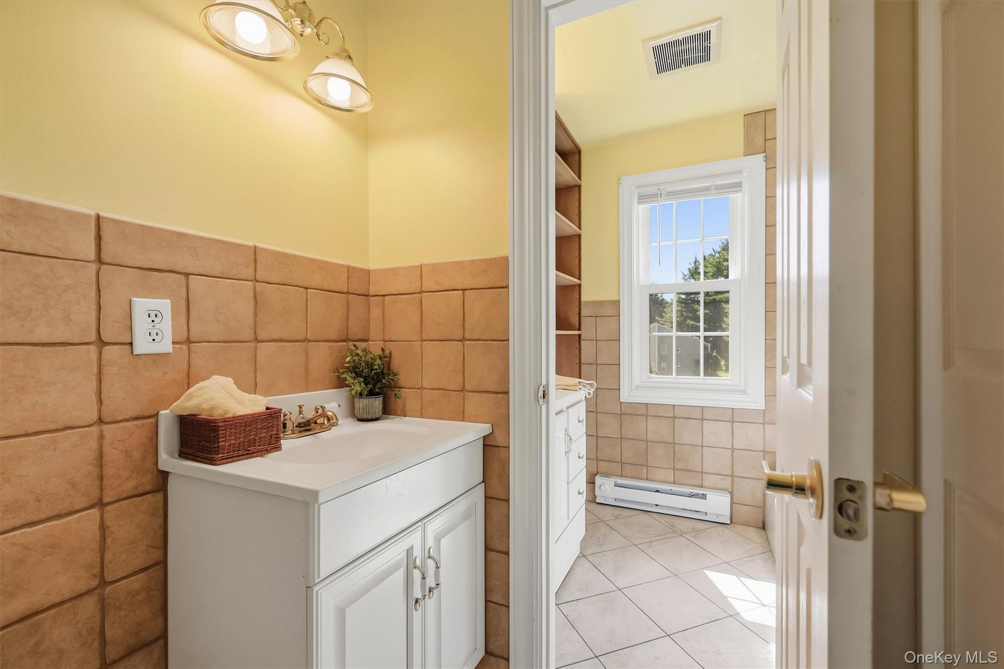 1704 Holly Stream Court
