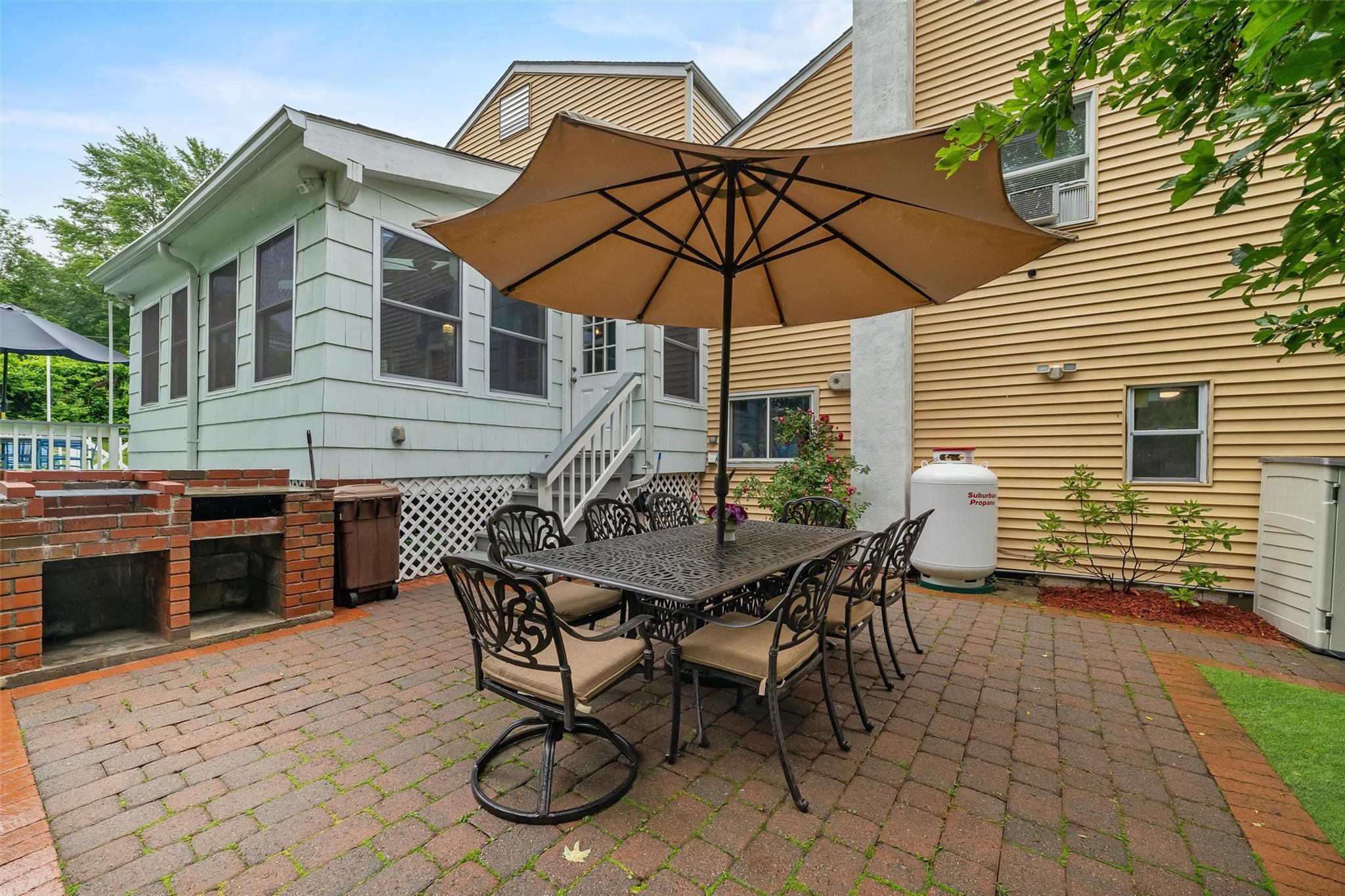 6 Spring Lane