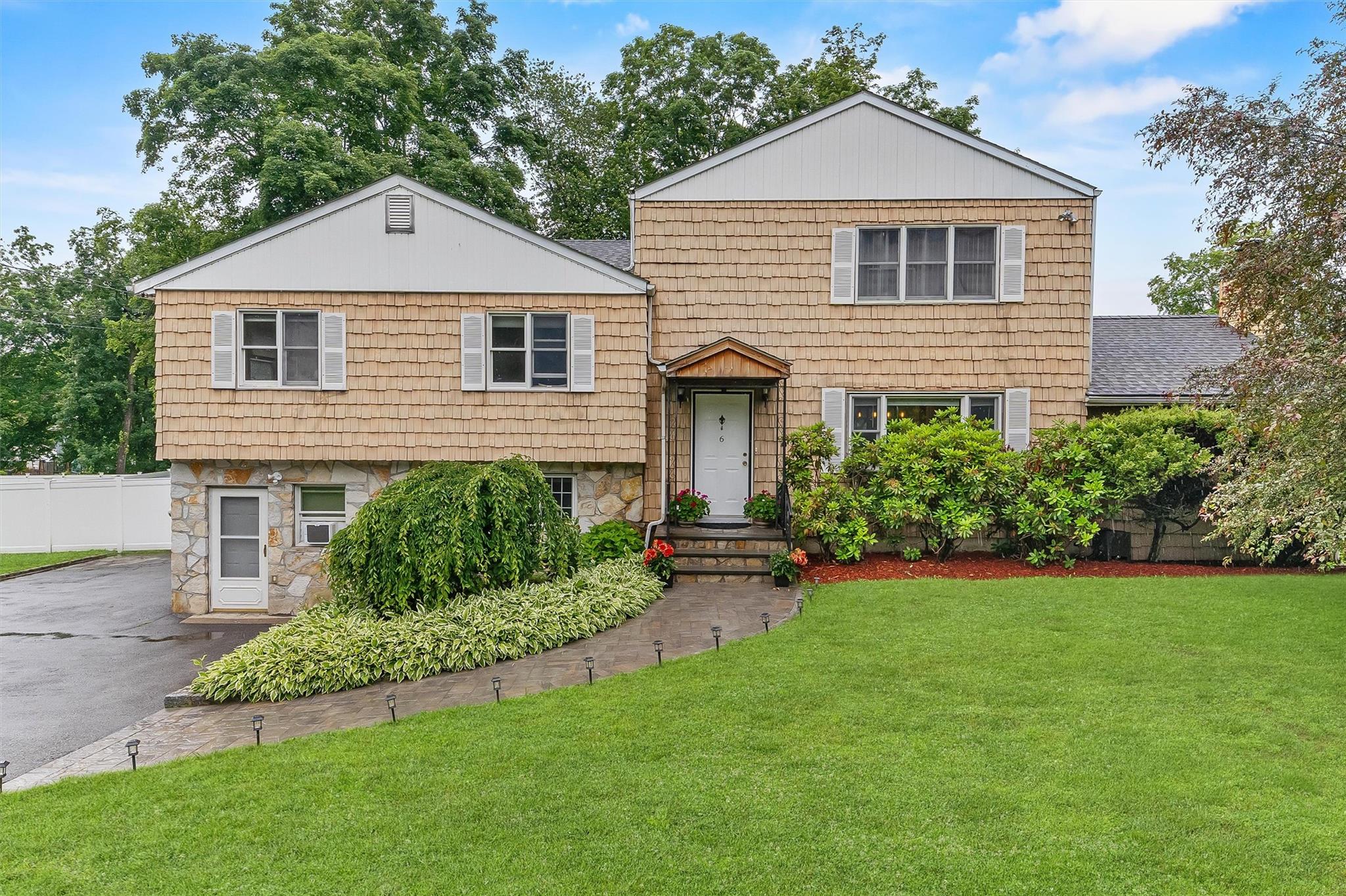 6 Spring Lane