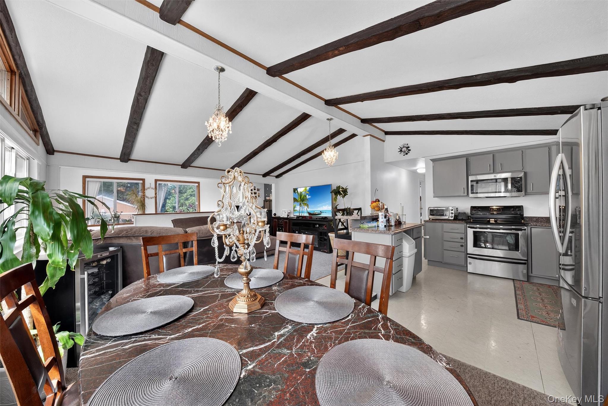 11 Beverly Lane