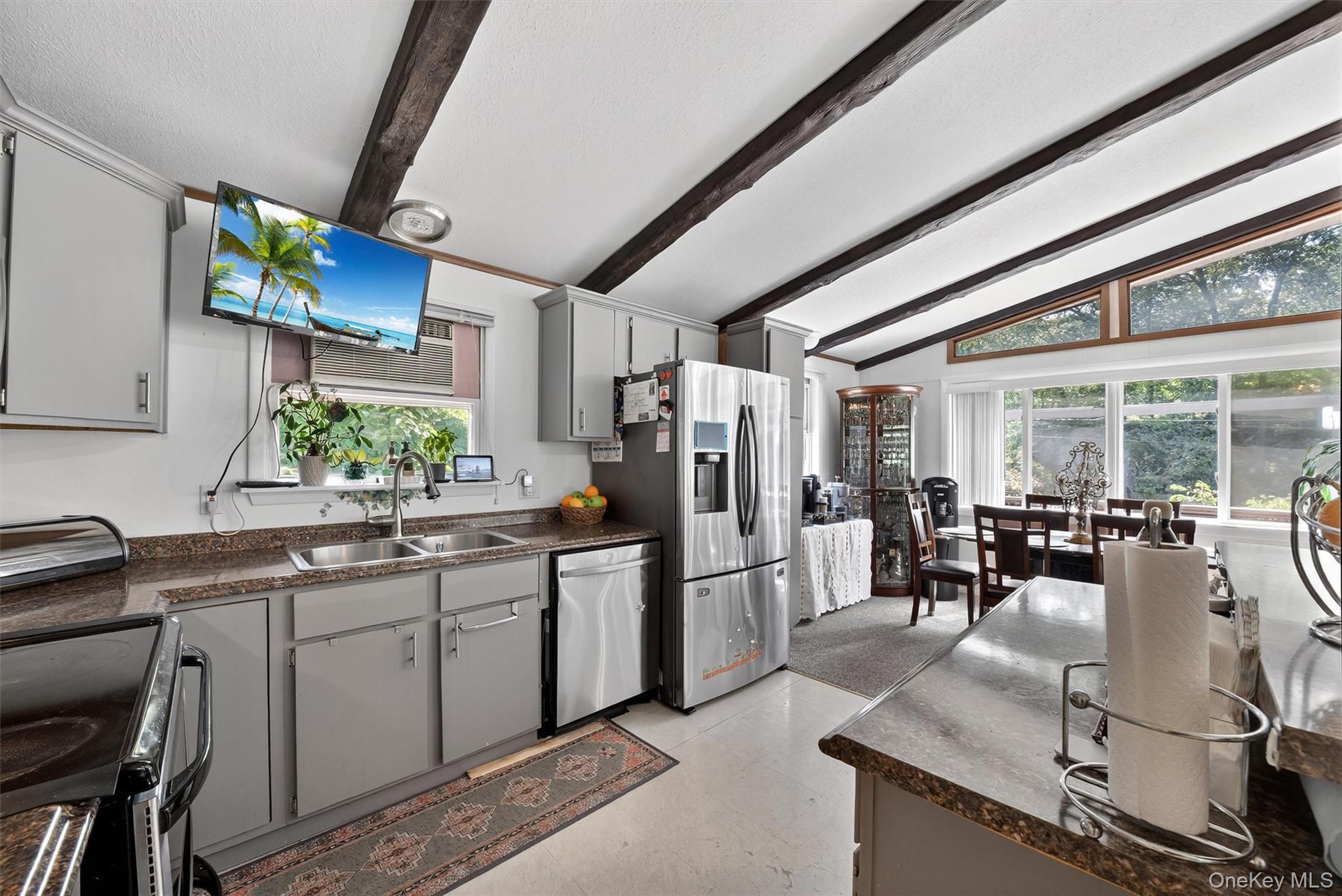 11 Beverly Lane