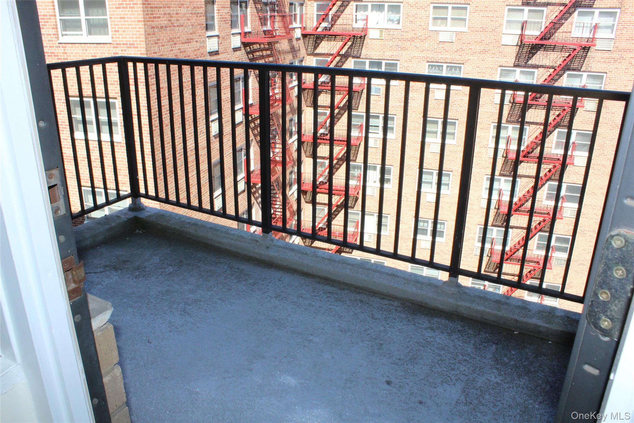 100 E Hartsdale Avenue Unit: 6HW